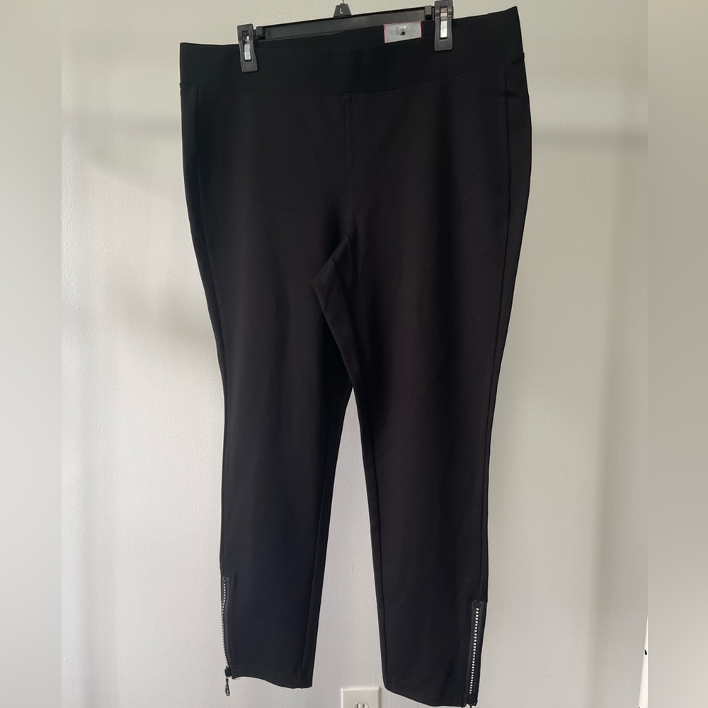 Avenue Black Zipper blingy corporate business Leggings